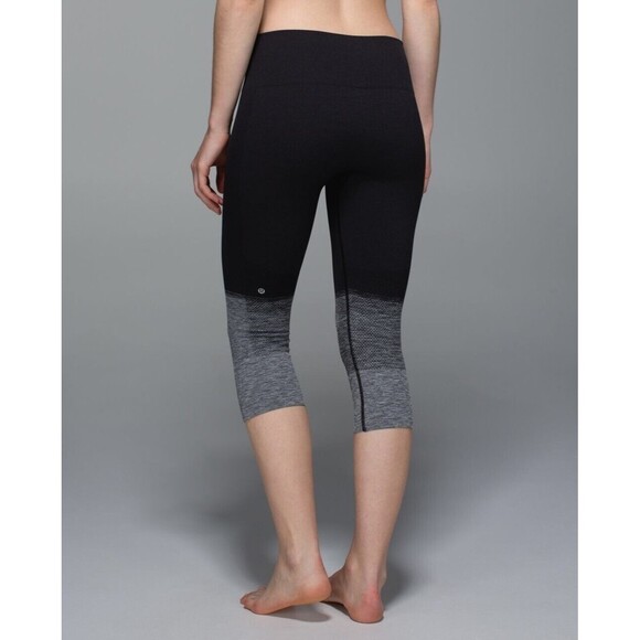 Lululemon Seamlessly Street Crop Leggings Size 6 Heathered Black Gray Ombre - Picture 1 of 10
